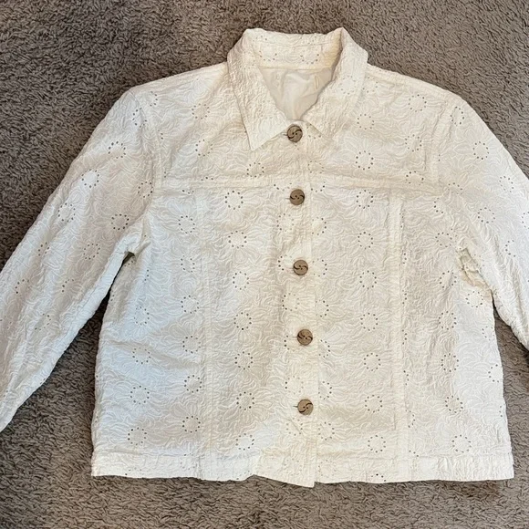 Elegant White Eyelet Jean Jacket - Picture 2 of 4